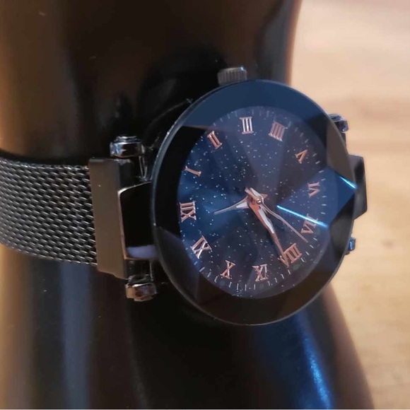 Women’s black sparkly watch - Picture 2 of 6